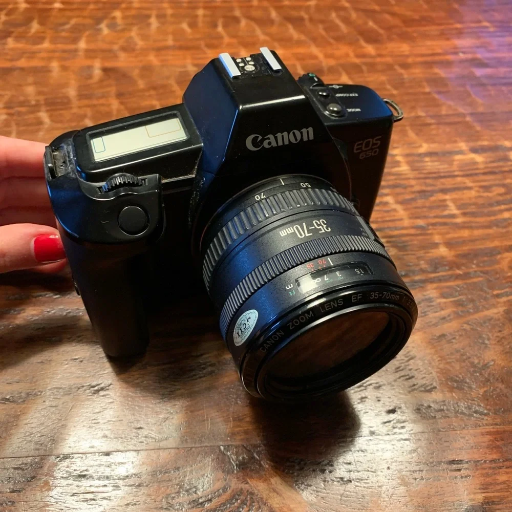Canon eos 650 film camera